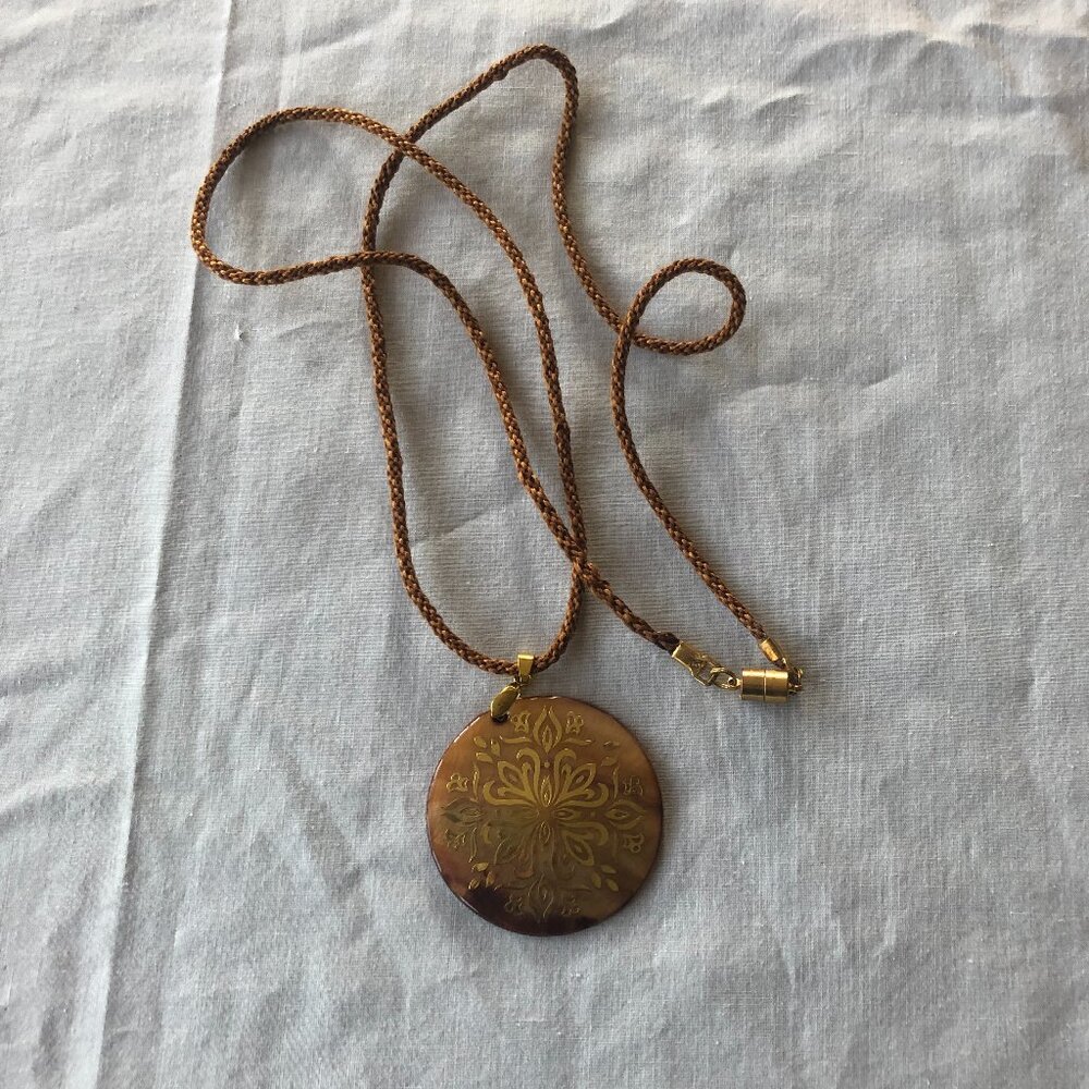 Yellow Gold Tone Bold Round Mother Of Pearl Fancy Enameled Necklace